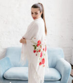 Roses on the Snow shawl - Image 2